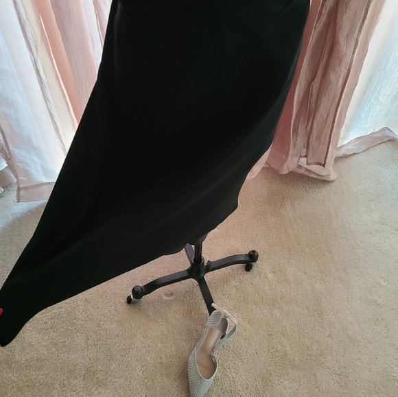 Jones New York, black halter dress, size 10. - Picture 5 of 7